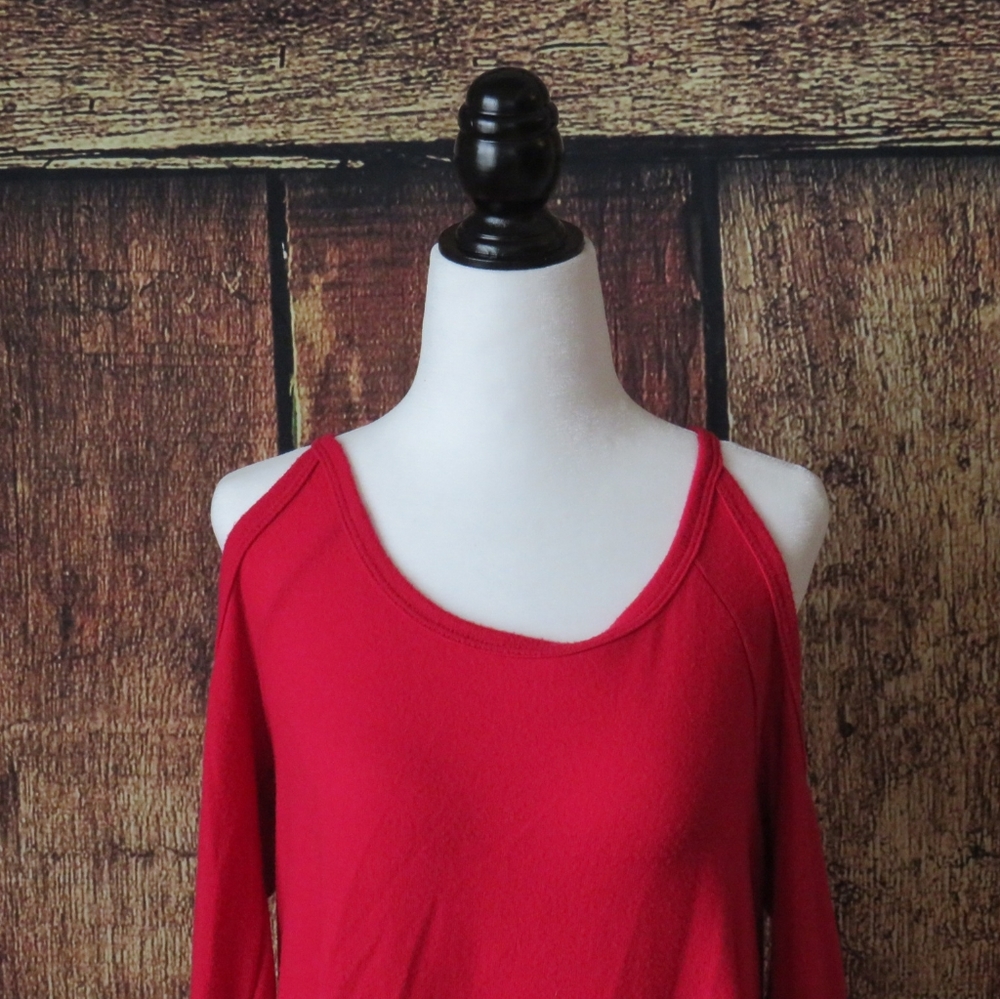 💚Cold shoulder top - Picture 2 of 4